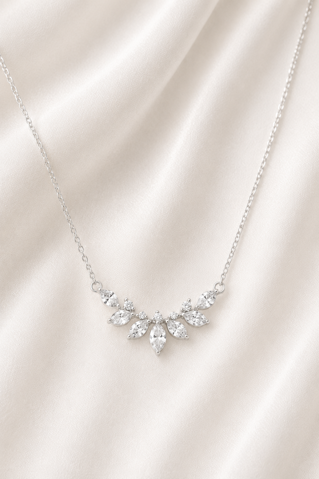 Aurora Leaf 925 Silver Necklace