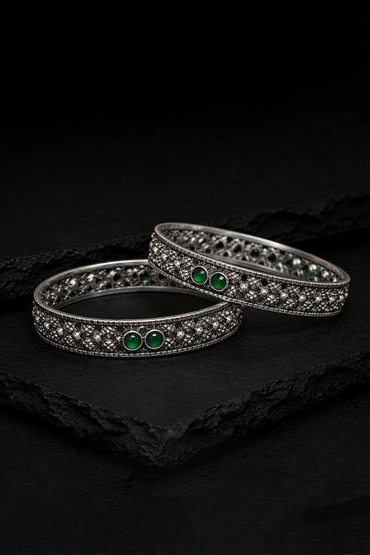 Reeva Emerald Flow Bangle